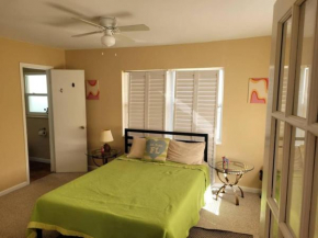 236G 2BR Apt at Crescent Lake